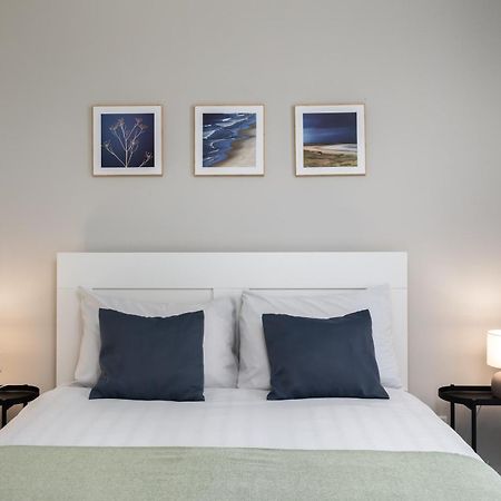 Modern 2Br Cosy Apartment With Large Terrace - Close To Manoel Island & Tigne Shopping Mall Sliema Kültér fotó