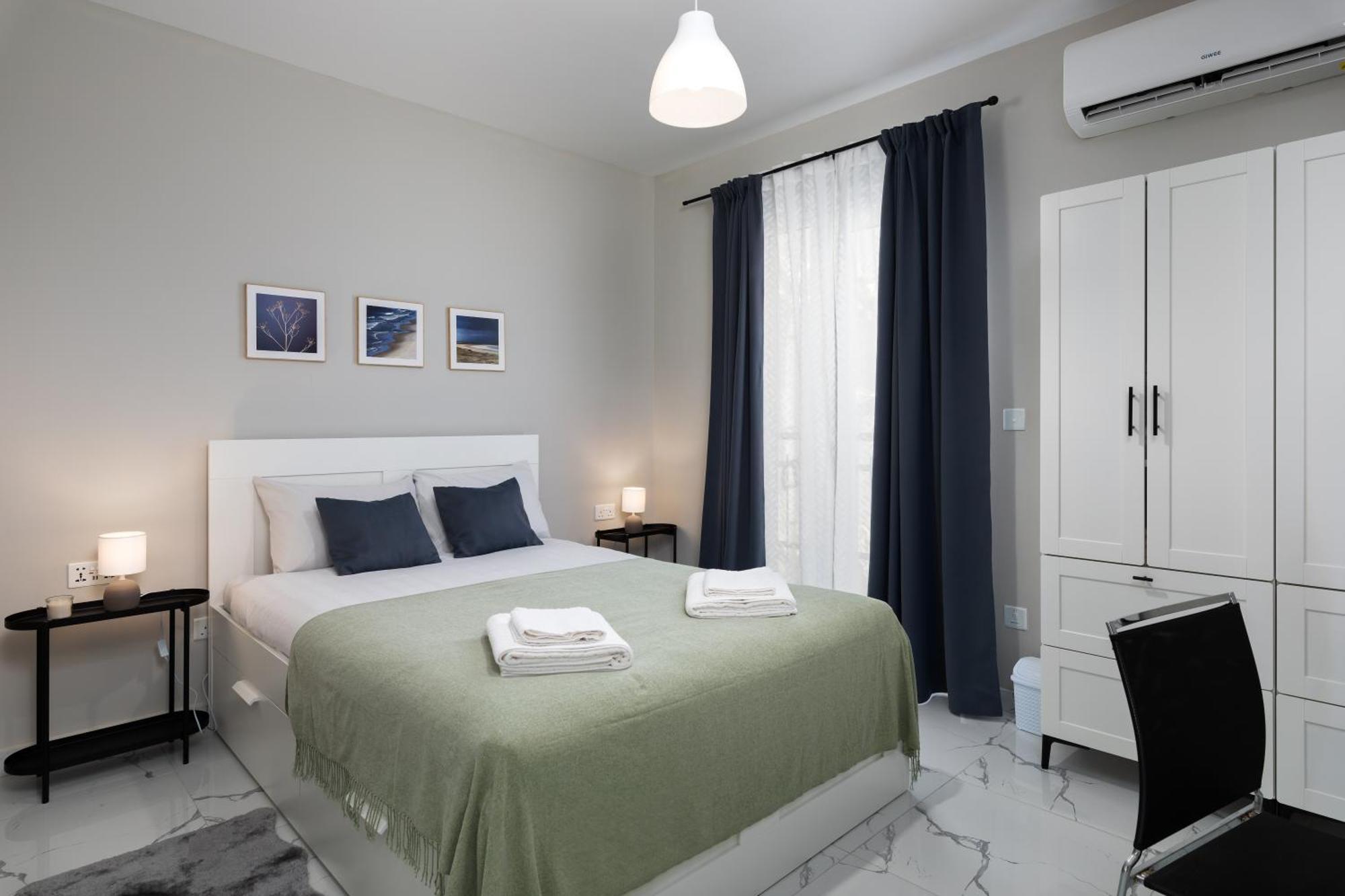 Modern 2Br Cosy Apartment With Large Terrace - Close To Manoel Island & Tigne Shopping Mall Sliema Kültér fotó