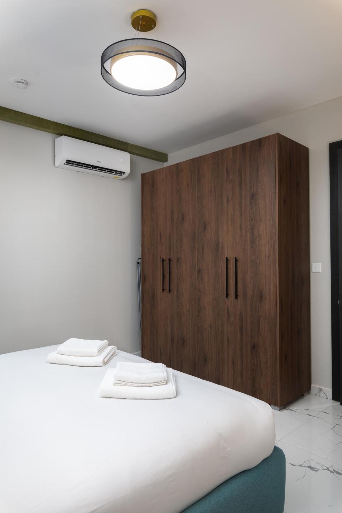 Modern 2Br Cosy Apartment With Large Terrace - Close To Manoel Island & Tigne Shopping Mall Sliema Kültér fotó